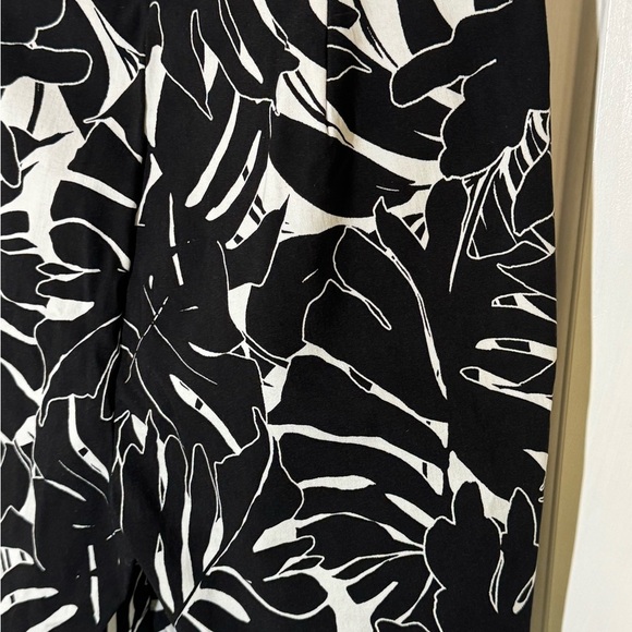 Rafaella Black and White Bermuda Shorts with Tropical Leaf Print - Picture 6 of 9